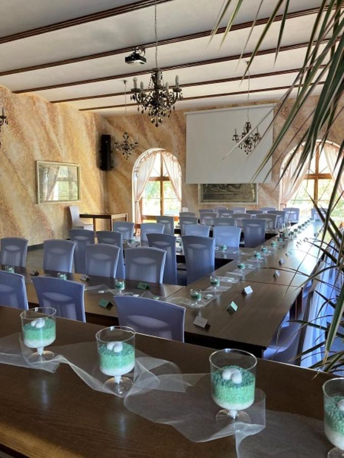 Penzion A Pivnice Varna Velka Bystrice ภายนอก รูปภาพ